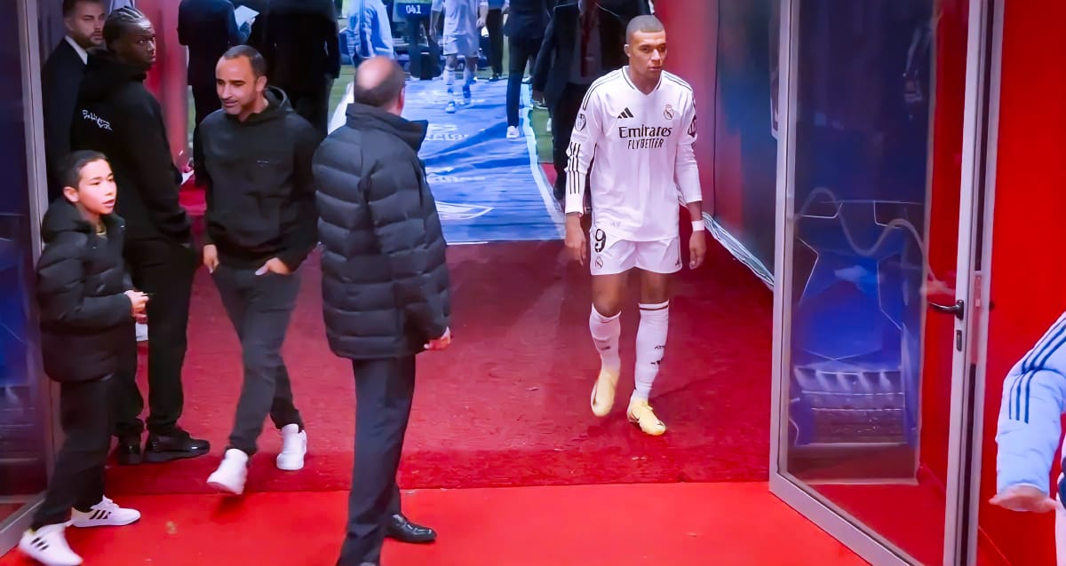 Frustré, Mbappé rentre directement au vestiaire et vend la mèche à Mendy