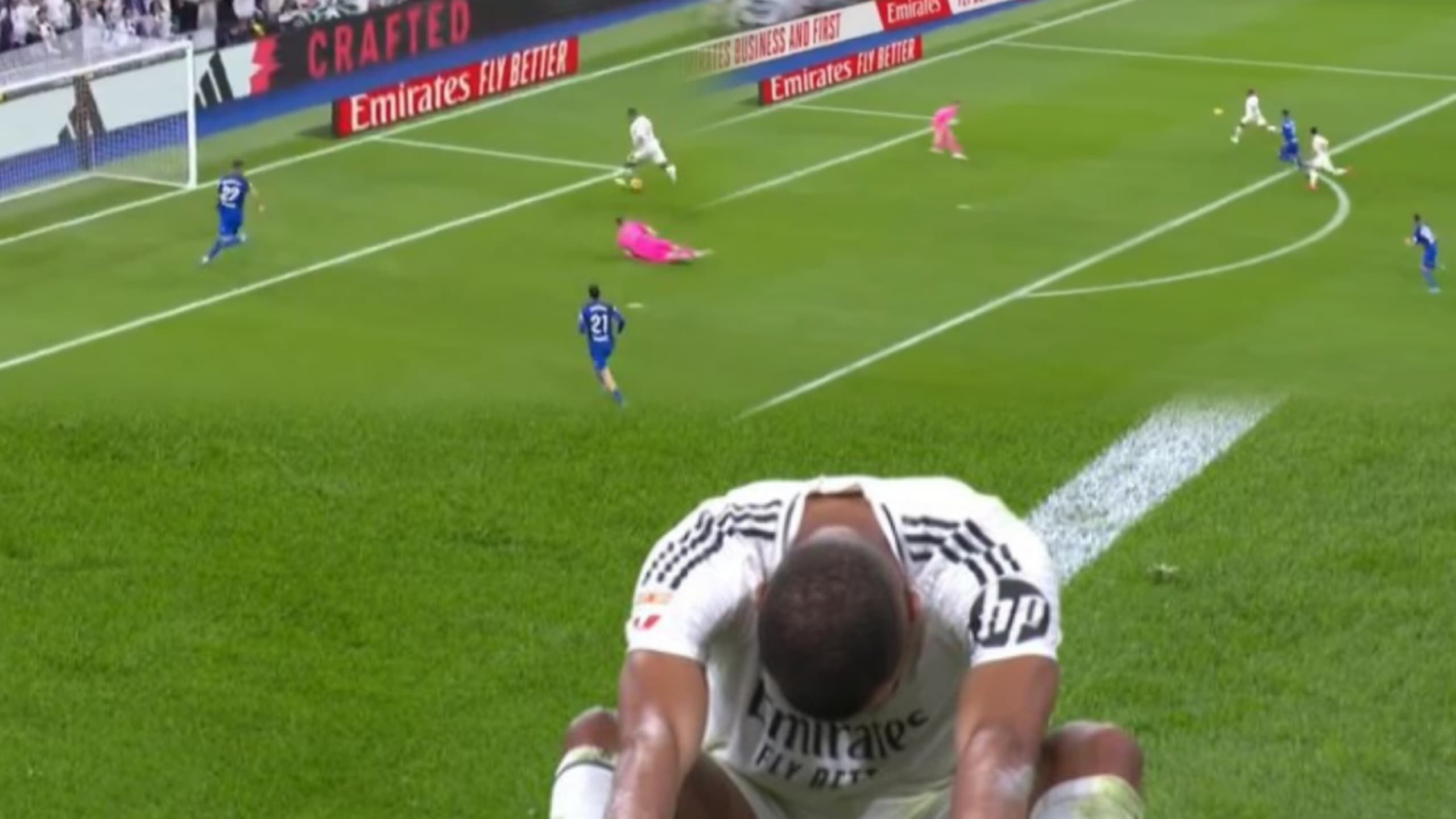 VIDÉO : Le double raté monumental de Kylian Mbappe contre Getafe