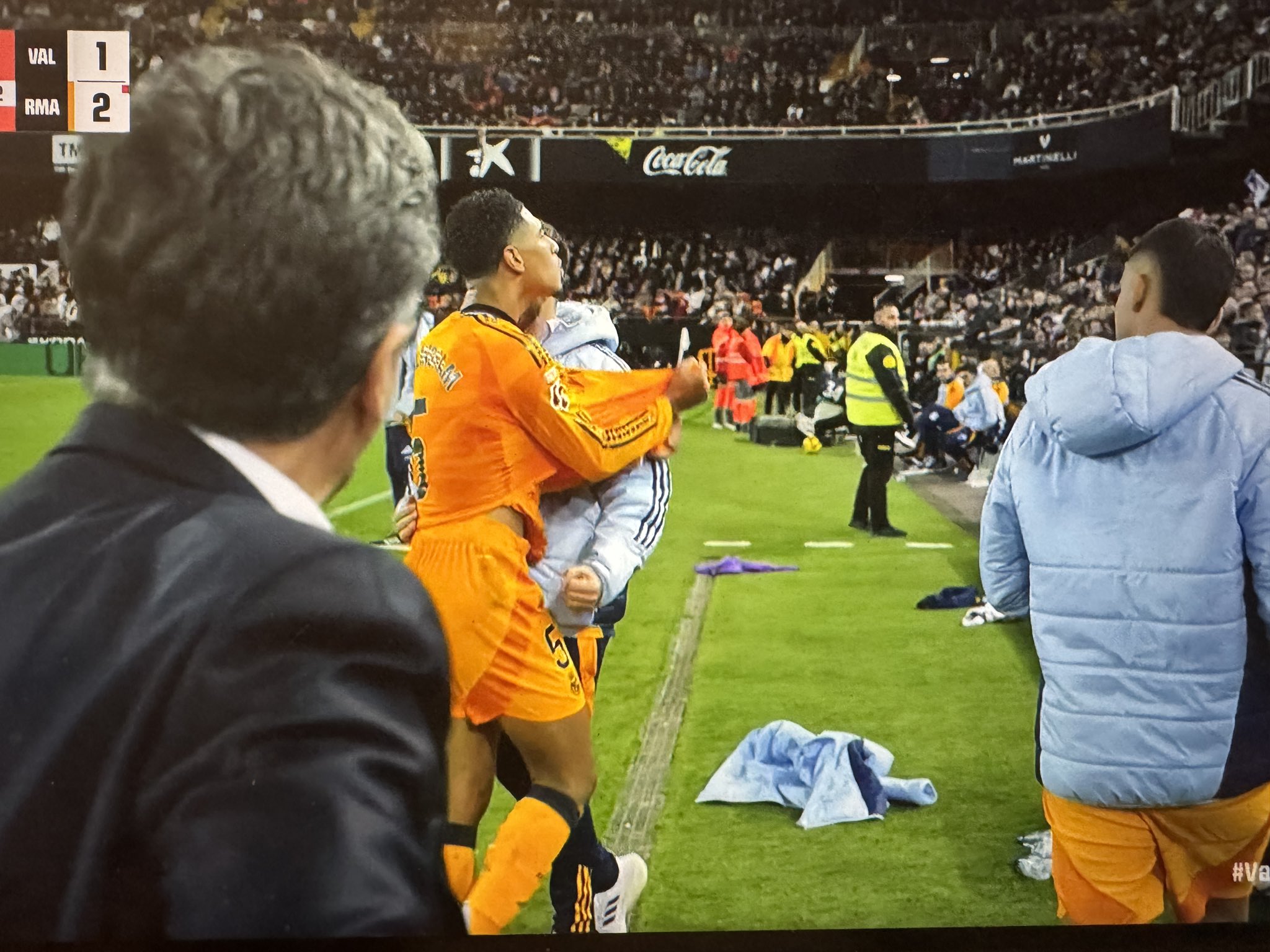 Jude Bellingham offre une victoire incroyable au Real Madrid  (VIDEO)